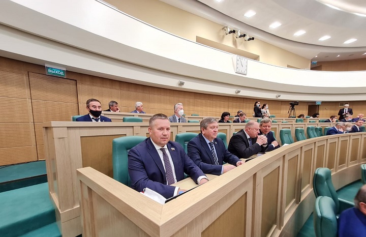 Лутовинов СФ в.jpg Лутовинов СФ в.jpg